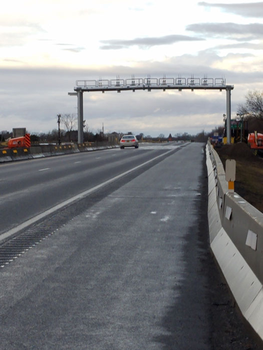 Mainline gantry installation between exit 34A and exit 35, March 2020