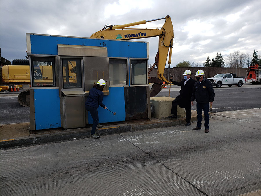 Williamsville Toll Booth removal, November 16, 2020